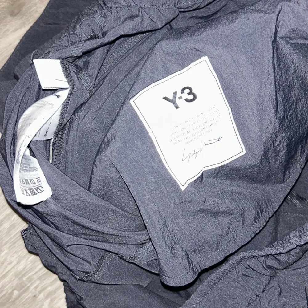 Y-3 Light Shell Running Shorts - Picture 4 of 10